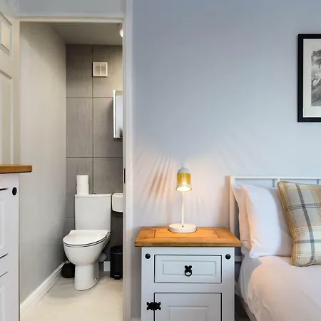 Holyrood Skyline * Edynburg