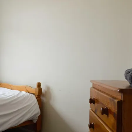 Attractive 3 Bedroom Flat In Central Haymarket