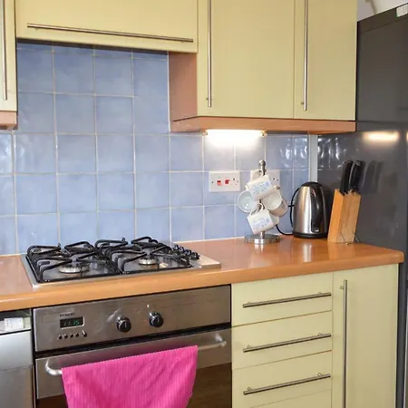 شقة Attractive 3 Bedroom Flat In Central Haymarket