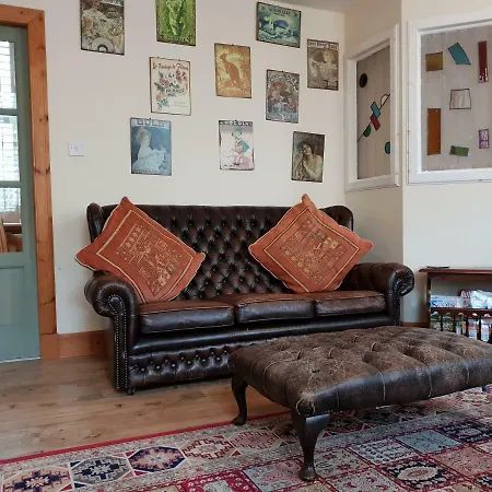 Beautiful Rustic 3 Bed Off Royal Mile شقة إدنبرة