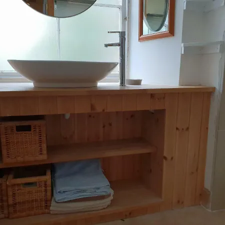 Beautiful Rustic 3 Bed Off Royal Mile *