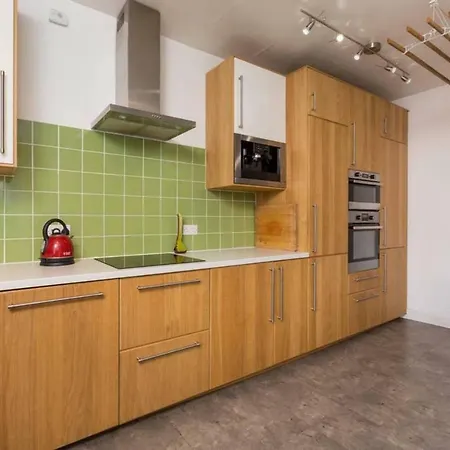Traditional 4 Bedroom Flat In The Heart Of شقة إدنبرة