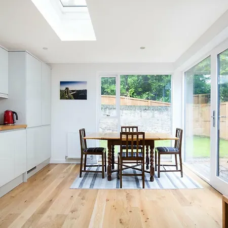 Jaktstuga Trinity - With Private Garden And Parking Edinburg