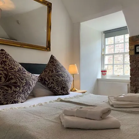 Royal Mile Balconies By The Castle 5* Edinburgh