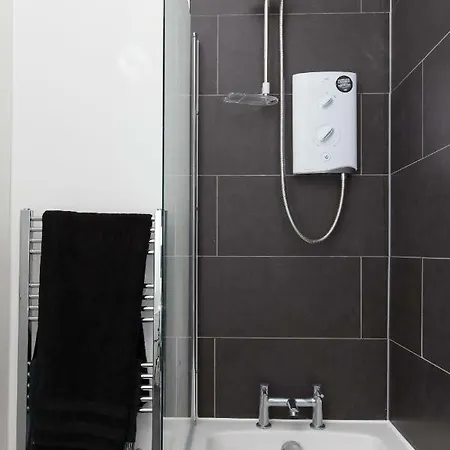 شقة Comfortable 3 Bedroom Top Floor Flat In Old Town