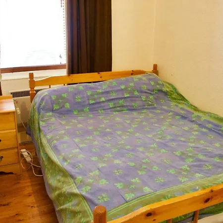 Cosy 1 Bedroom Flat Near The Meadows Apartment *
