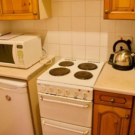 Cosy 1 Bedroom Flat Near The Meadows Apartment