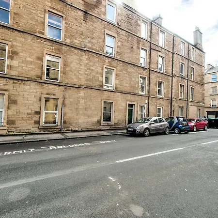 2br Flat Near King's Theatre By Guestready *