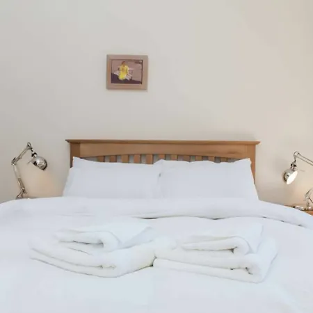 2 Bedroom Flat By The Sea Apartamento *