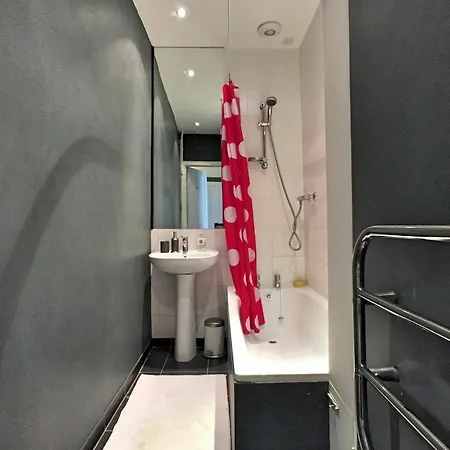 1 Bedroom Flat In *