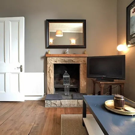 Apartment 1 Bedroom Flat In *