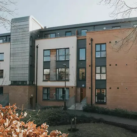 Spacious Flat Near Murrayfield - Sleeps 4 *