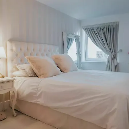Spacious Flat Near Murrayfield - Sleeps 4 Edimburgo