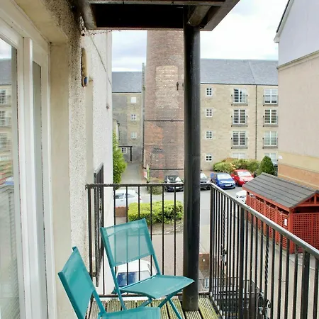 Beautiful 2 Bedroom Flat In Converted Distillery * Edimburgo
