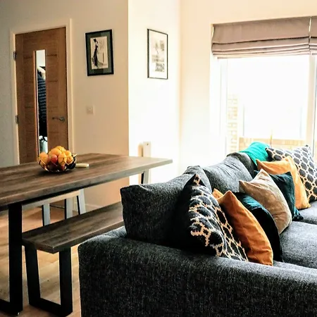 Appartement Contemporary With Garden