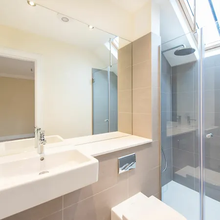 Apartment Destiny Scotland - Princes St Edinburgh