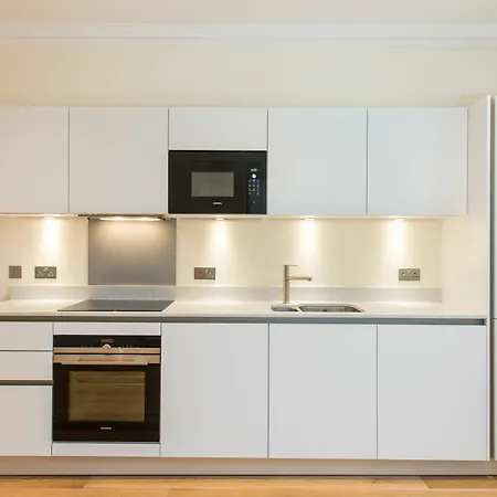 Destiny Scotland - Princes St Apartment
