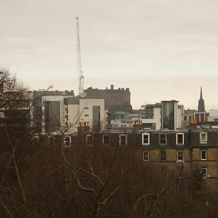 Castle View Sleeps 6 Edinburgh
