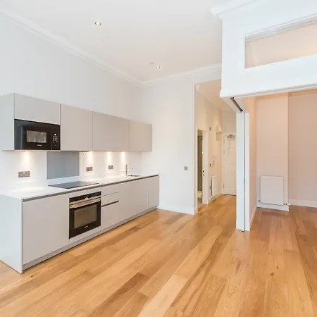 Apartment Destiny Scotland - Princes St Edinburgh