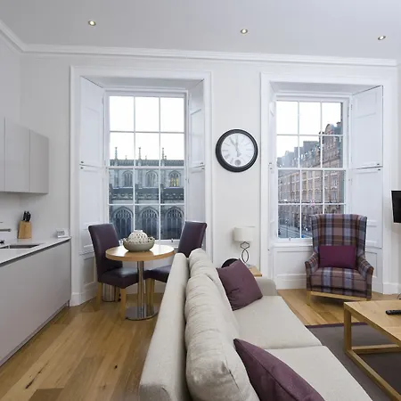 Destiny Scotland - Princes St Apartment *