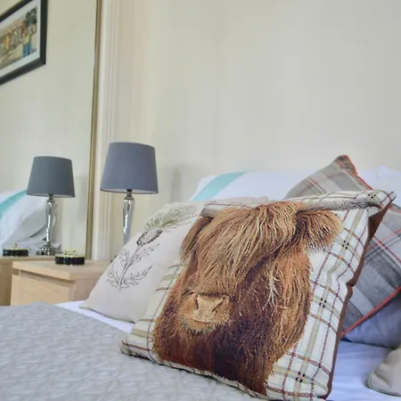 Gorgeous 2 Bedroom In Converted Church *