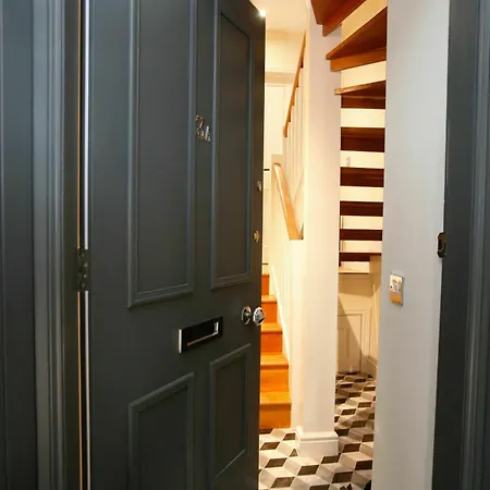 27/3a Cockburn Street Apartment *