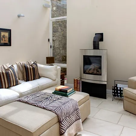 Deluxe Retreat Edinburgh