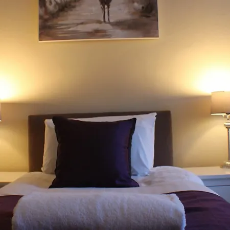 شقة Spacious West End Townhouse