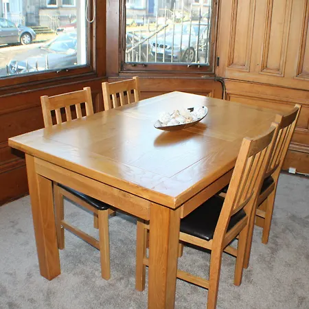 Spacious West End Townhouse شقة إدنبرة