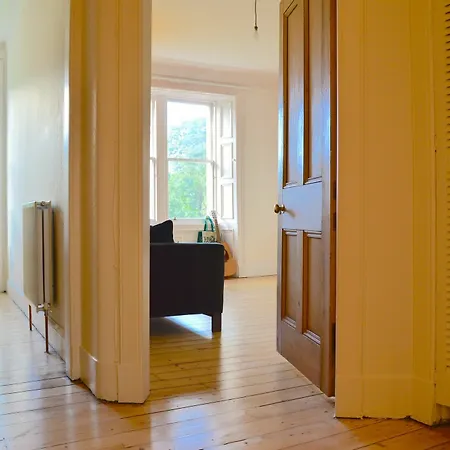 Sanctuary In The Scottish Capital, Sleeps 3 Guests * אדינבורו