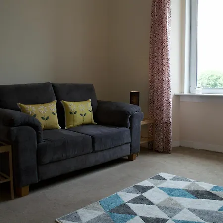 1 Bedroom Flat 15 Minutes From Centre Edinburgh