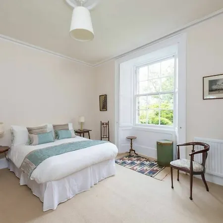 1 Bedroom In New Town Appartamento *