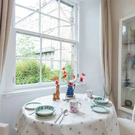 1 Bedroom In New Town Edimburgo