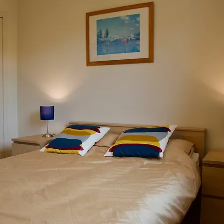 Bright 1 Bedroom In