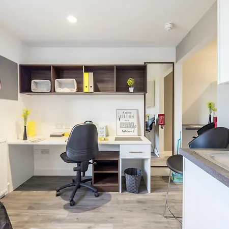 Pure Citystay Elliott House