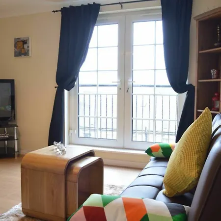 2 Bedroom Off Leith Walk Sleeps 5