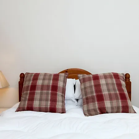 Appartement Spacious And Bright Polworth Flat