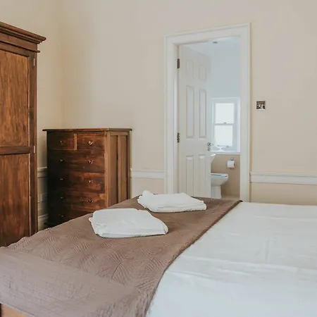 Reizand Apartments, Young St Апартаменты
