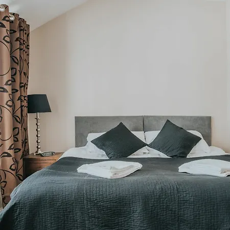 Reizand Apartments, Young St Апартаменты *