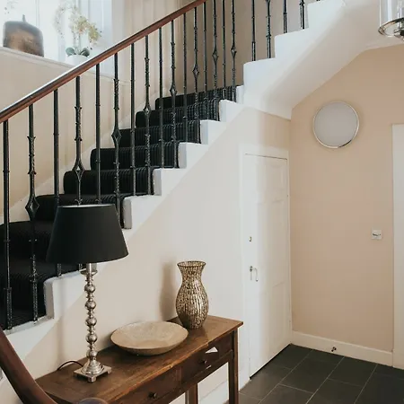 Reizand Apartments, Young St Апартаменты Эдинбург