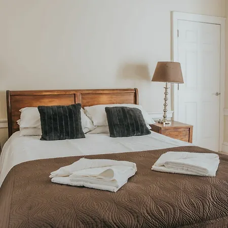 Reizand Apartments, Young St Апартаменты