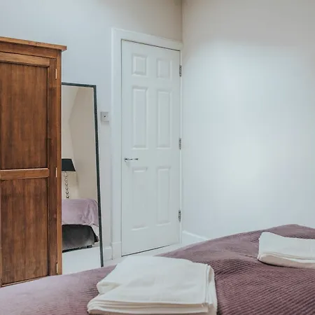 Апартаменты Reizand Apartments, Young St Эдинбург