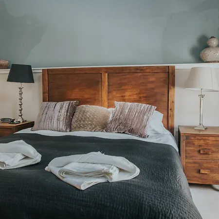 Reizand Apartments, Young St Апартаменты *