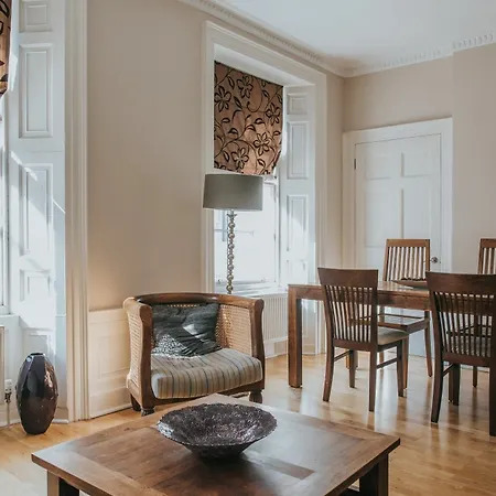 Reizand Apartments, Young St Апартаменты