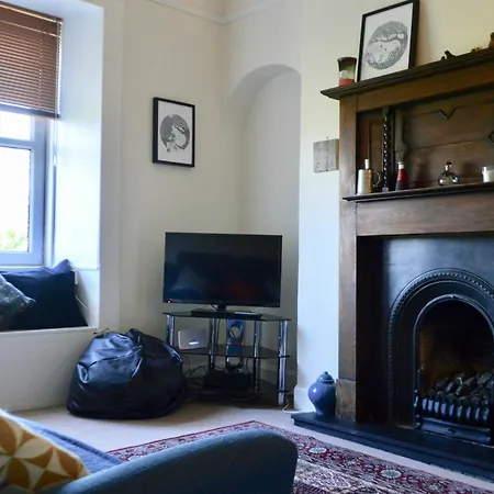 Lovely One Bedroom Flat By The Shore * إدنبرة