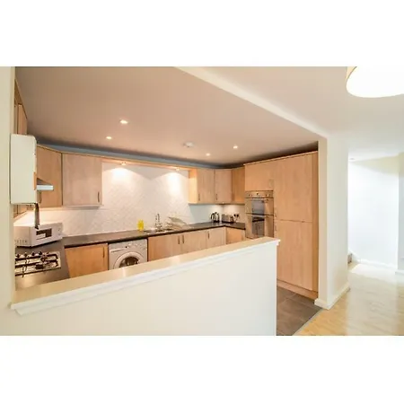 Immaculate 2 Bed House, Sleeps 6, Free Parking * Édimbourg