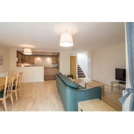Immaculate 2 Bed House, Sleeps 6, Free Parking Hébergement de vacances Édimbourg
