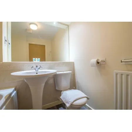 Hébergement de vacances Immaculate 2 Bed House, Sleeps 6, Free Parking