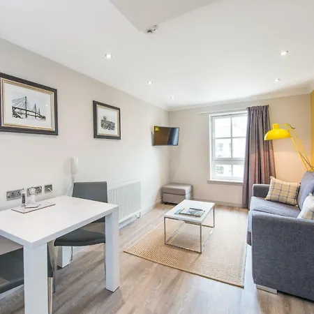 Fountain Court - Grove