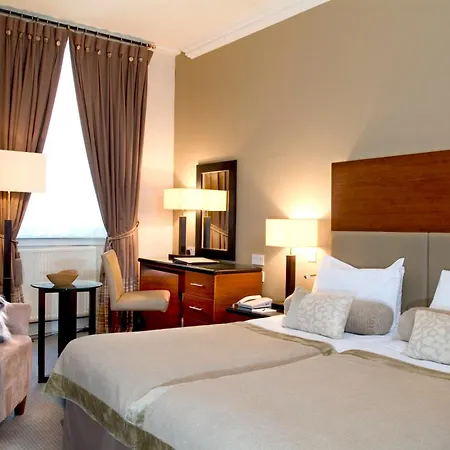 The Parliament House 3*